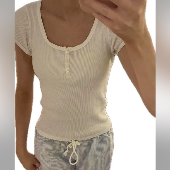 Brandy Melville Ribbed Button up T shirt - Picture 4 of 4